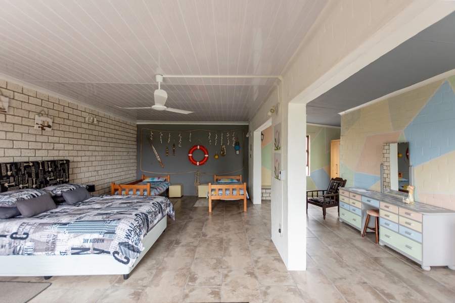 5 Bedroom Property for Sale in Britannia Bay Western Cape